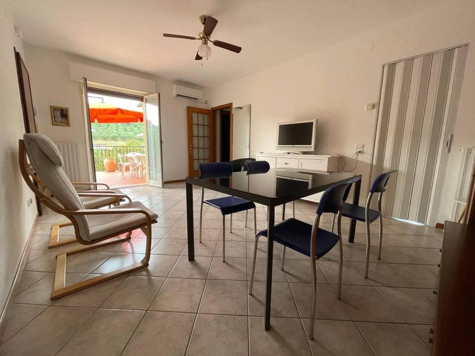 TV and multimedia, Living room, Dining area, Evening entertainment