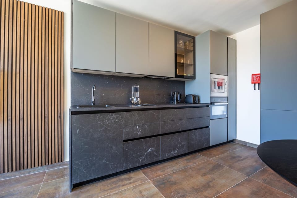 Spinola Seafront Deluxe Apartment in Saint Julians