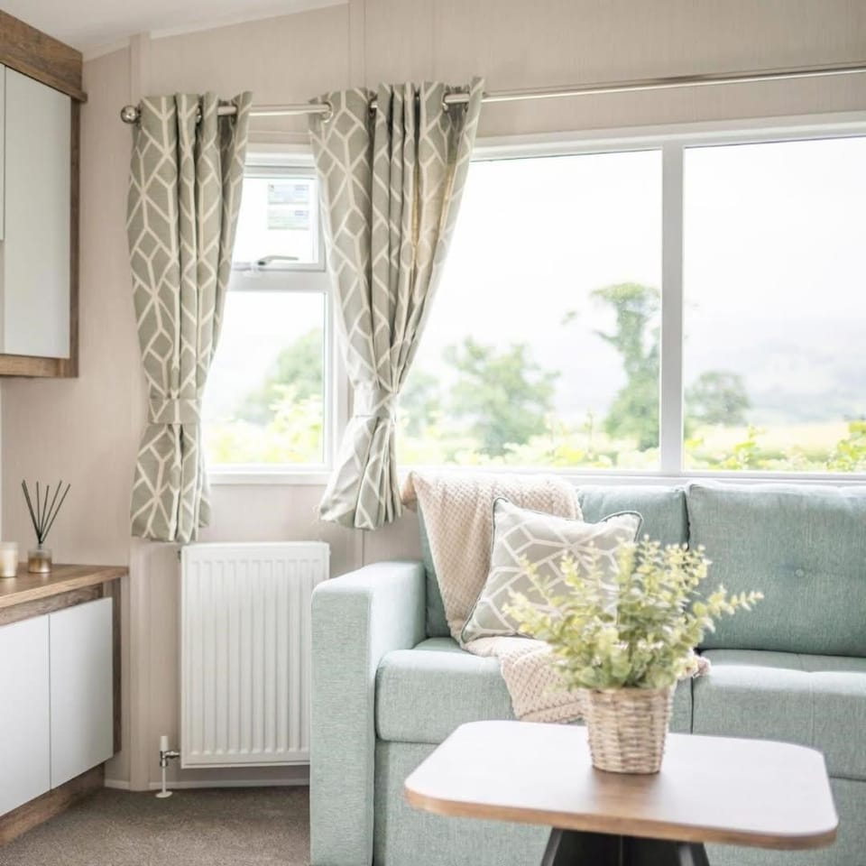 Gimblet Rock Holiday Park Campground/ 
RV Resort in Wales