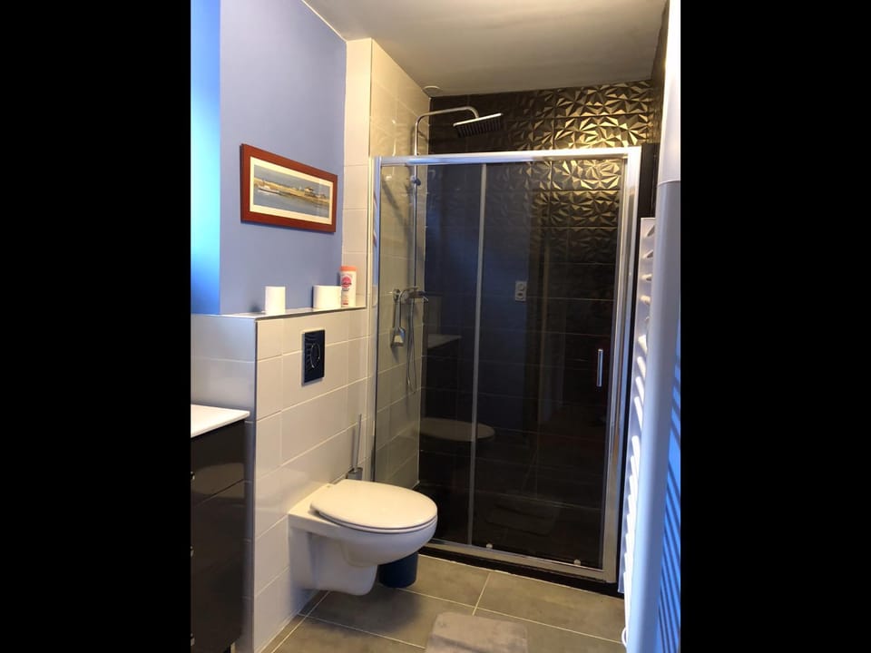 Chambres d’hôtes sur une île Bed and Breakfast in Auvergne-Rhône-Alpes
