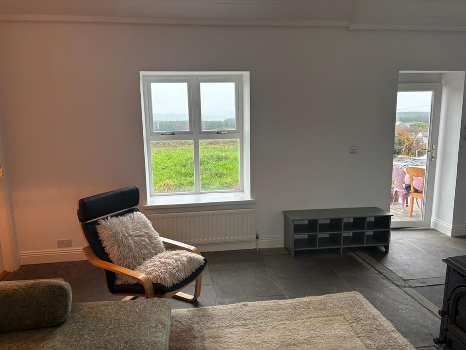 Little Reds Seaview Cottage House in County Clare