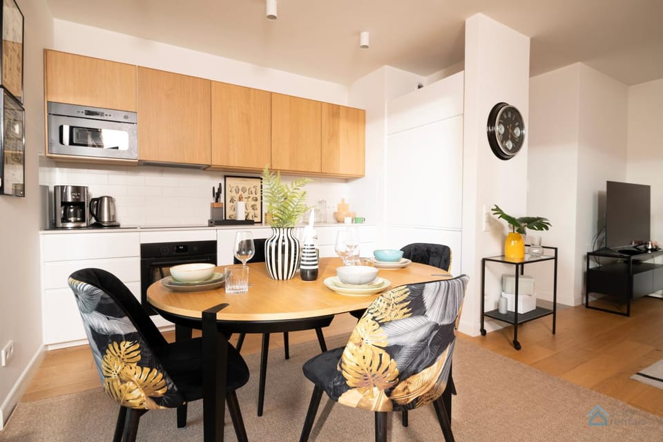 Kitchen or kitchenette, Living room, Seating area, Dining area, minibar, oven, stove, toaster
