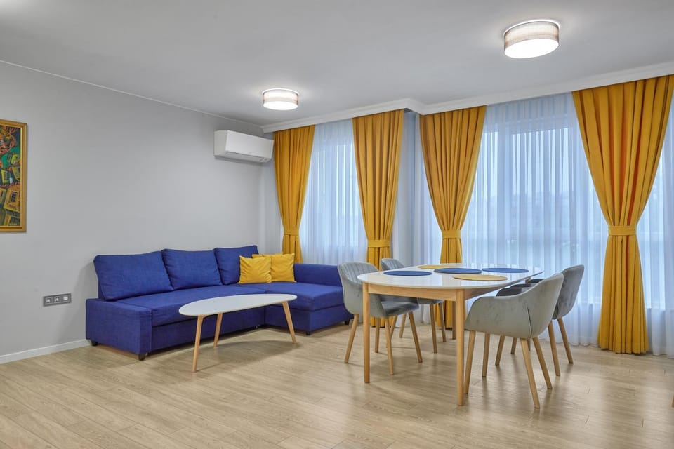 Living room, Seating area, Dining area, air conditioner