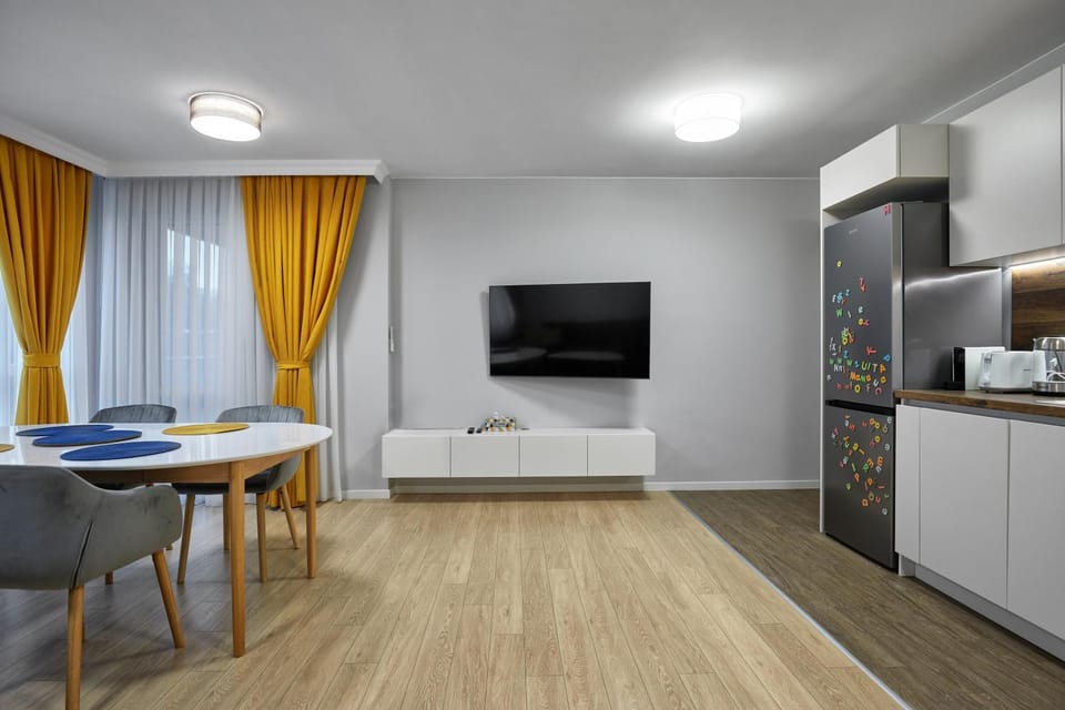TV and multimedia, Living room, Dining area