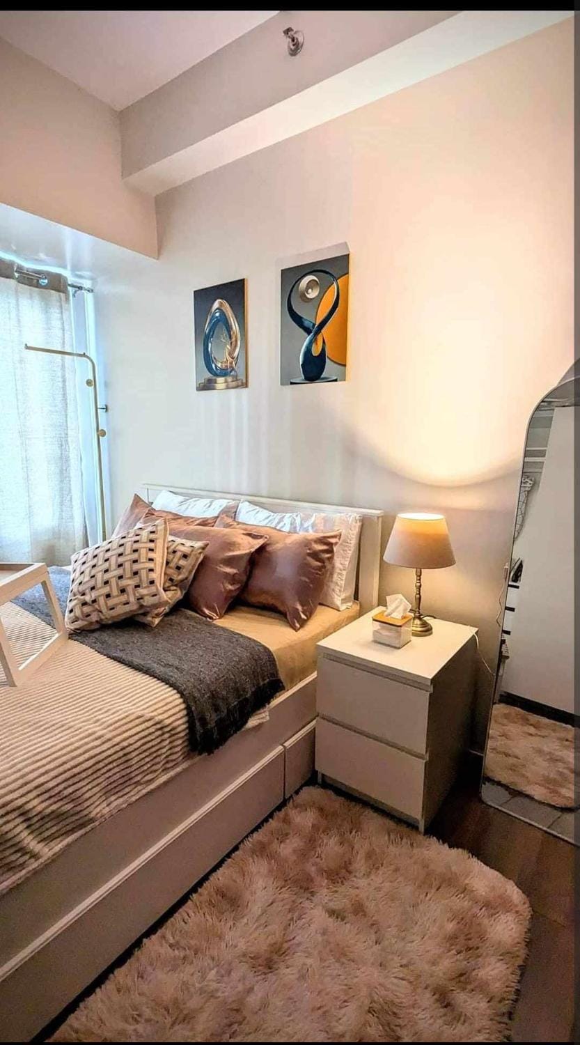 Sun and Moon cozywhite Air Residences Makati Apartment in Pasay