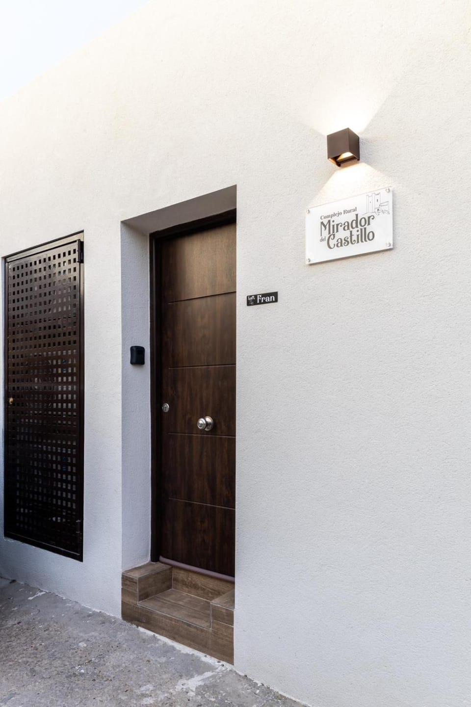Facade/entrance, Text overlay