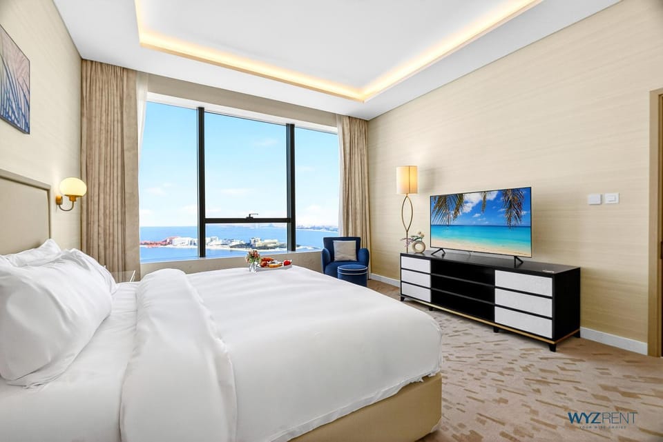 Bed, Natural landscape, Evening entertainment, Bedroom, Sea view