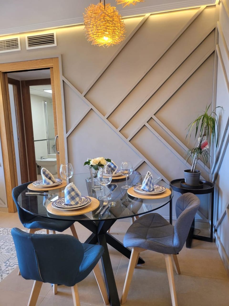 Seating area, Dining area, air conditioner