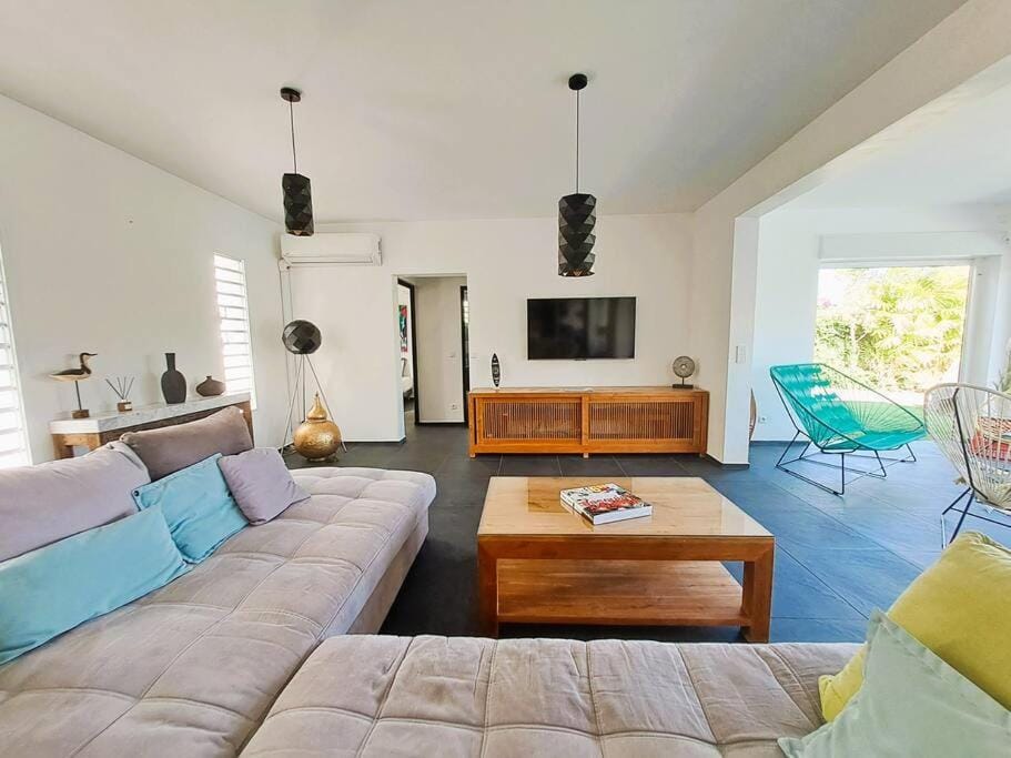 Communal lounge/ TV room, TV and multimedia, Living room, Seating area