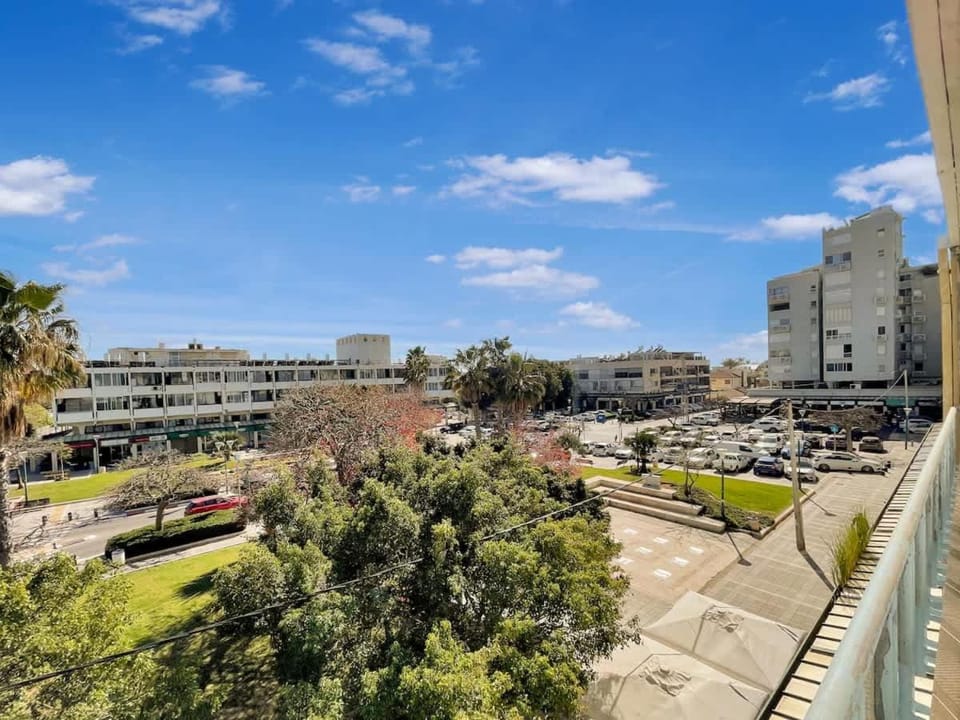 Elegant Beachside Apartment Apartment in Herzliya