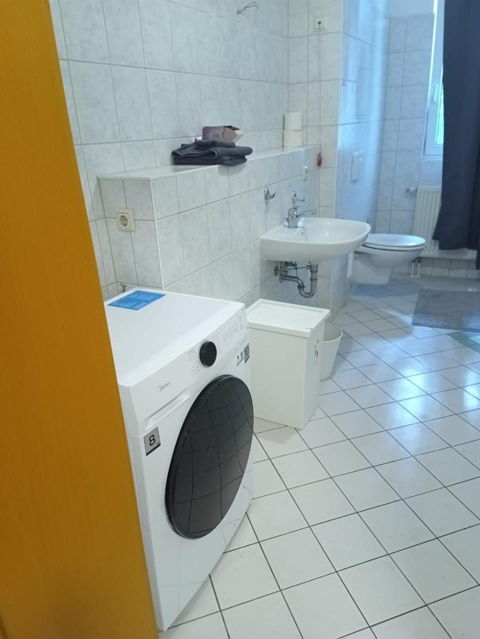 Bathroom, washing machine