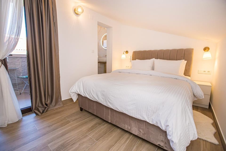 Bed, Bathroom, Balcony/Terrace, Bedroom