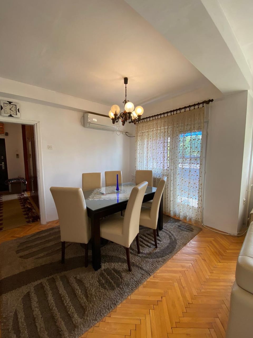 Living room, Seating area, Dining area, air conditioner