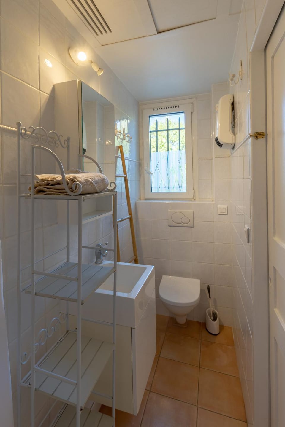 Shower, Toilet