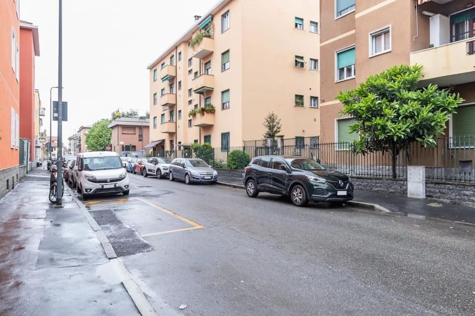Property building, Day, Neighbourhood, City view, Street view, Location
