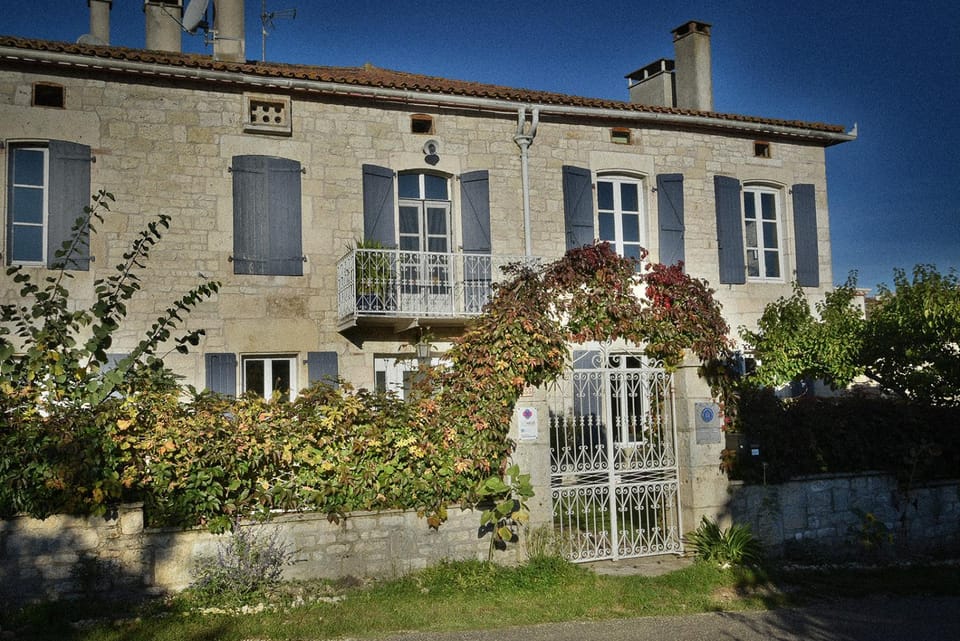 Property building, Autumn, Garden view