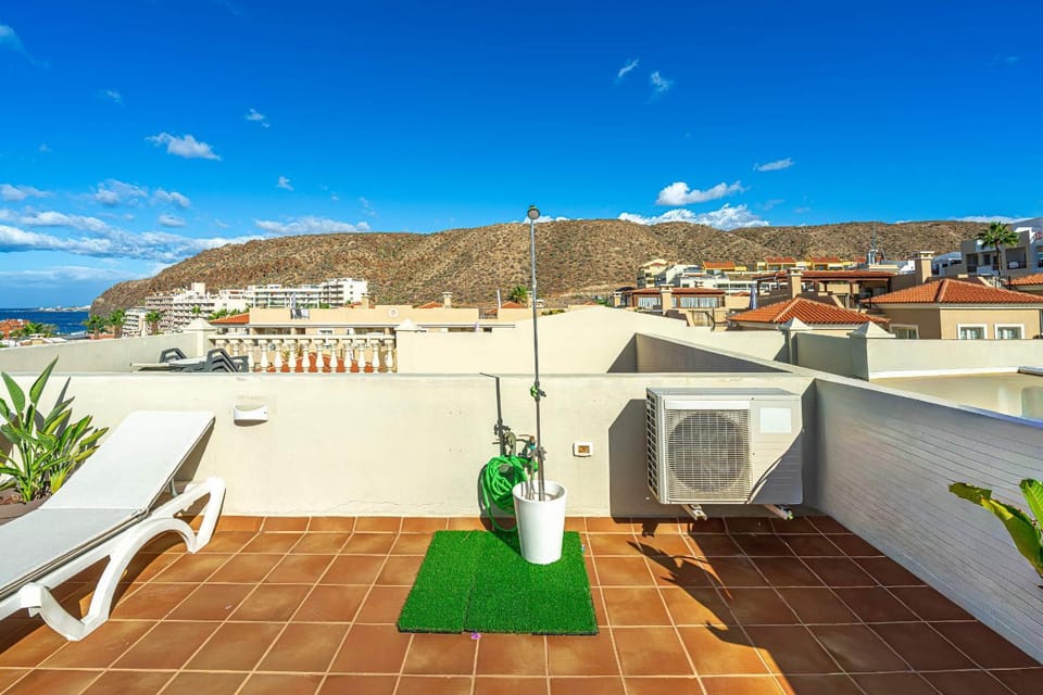 Cosy Apartment Rooftop Terrace Apartment in Palm-Mar