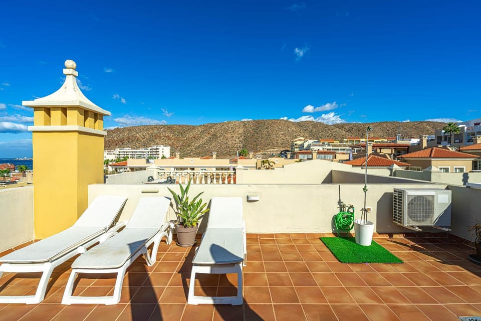 Cosy Apartment Rooftop Terrace Apartment in Palm-Mar