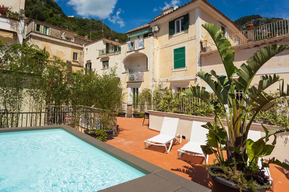 Patio, Spring, Day, Natural landscape, Garden, Seating area, Garden view, Pool view, Swimming pool, Swimming pool, Open Air Bath, Public Bath, sunbed