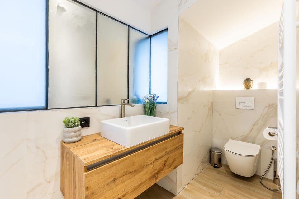 Shower, Toilet, Bathroom, Bath