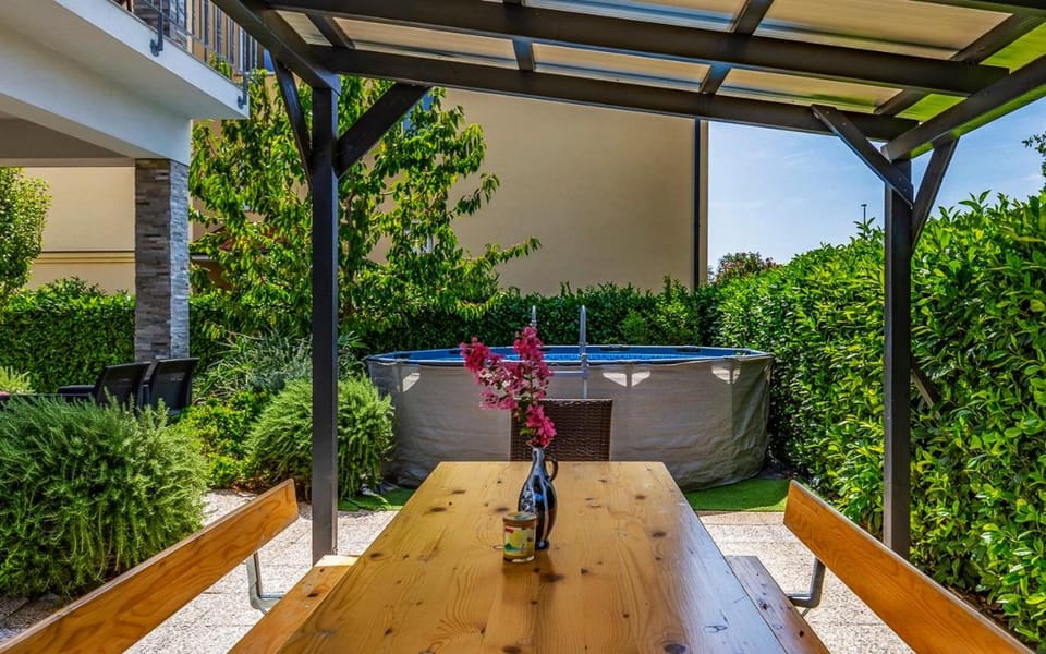 Day, Garden, View (from property/room), Balcony/Terrace, Dining area, Garden view, Pool view, Swimming pool