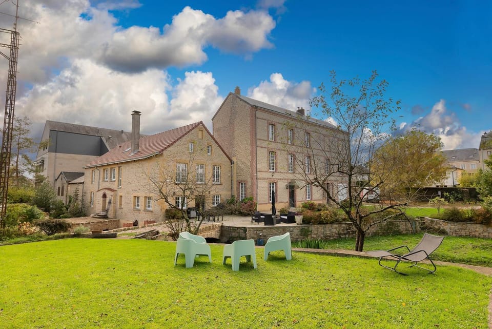 Property building, Natural landscape, Garden