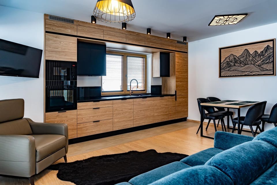 Communal lounge/ TV room, TV and multimedia, Kitchen or kitchenette, Living room