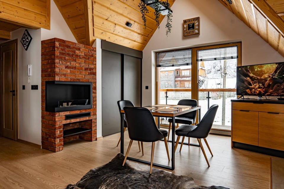 TV and multimedia, Balcony/Terrace, Kitchen or kitchenette, Living room, Dining area, fireplace
