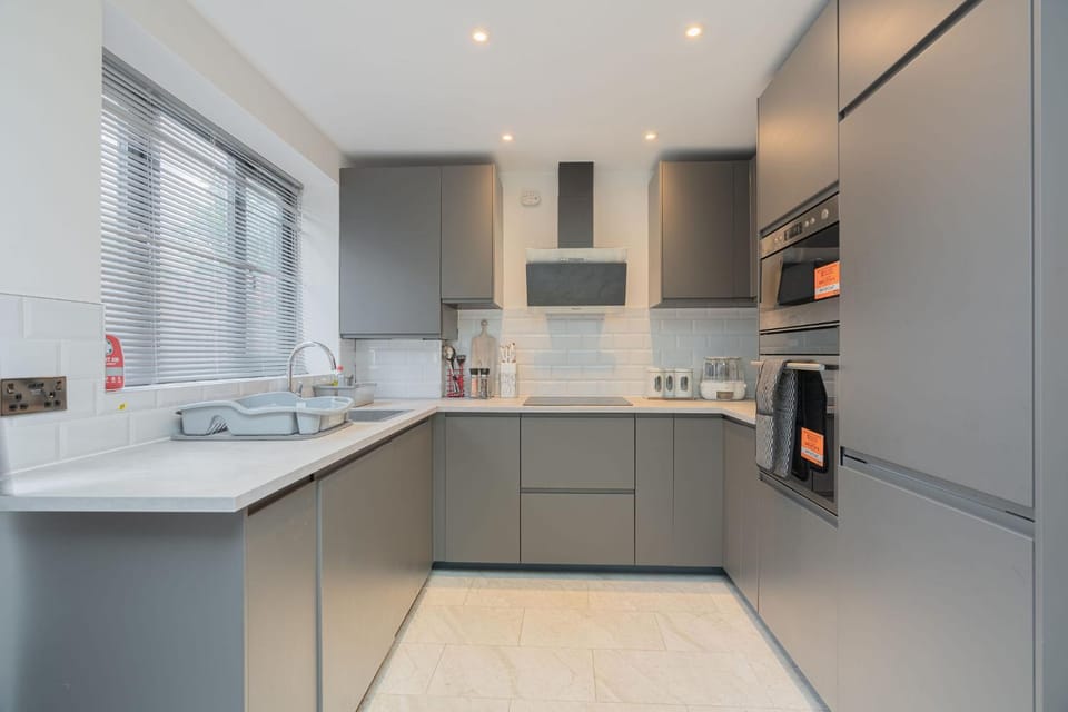 Kitchen or kitchenette, dishwasher