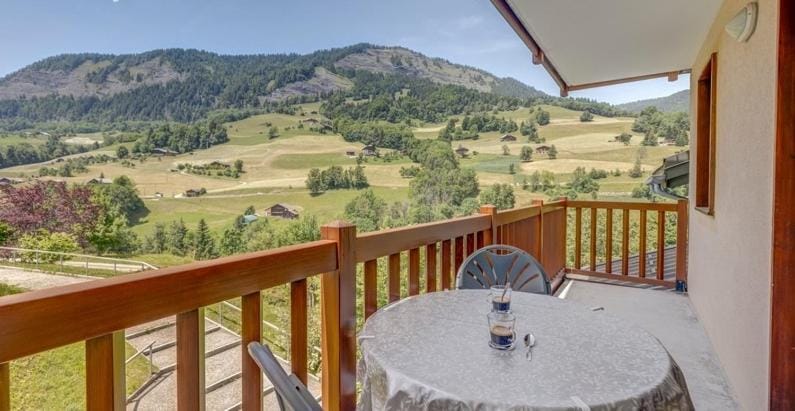 Spring, Day, Natural landscape, Balcony/Terrace, Mountain view