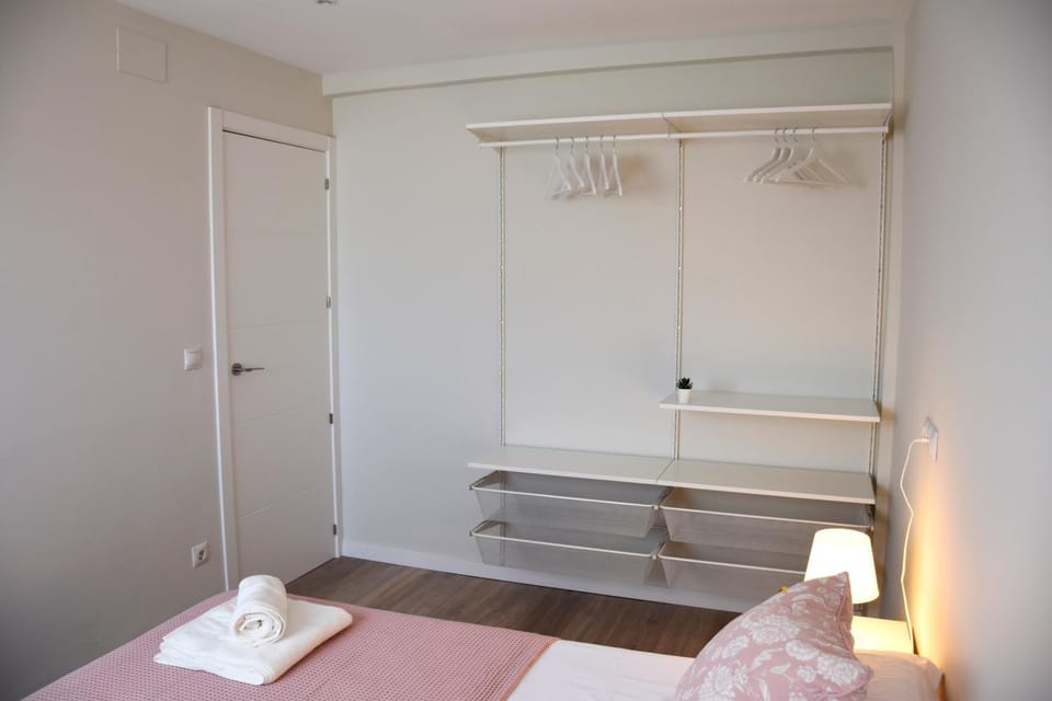 Bed, Photo of the whole room, Bedroom, towels, wardrobe