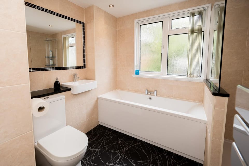 Shower, Toilet, Bathroom, Bath