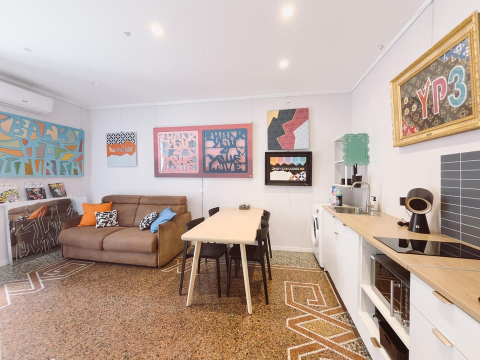 Living room, Seating area, Lunch, Dinner, washing machine, dryer, kitchen