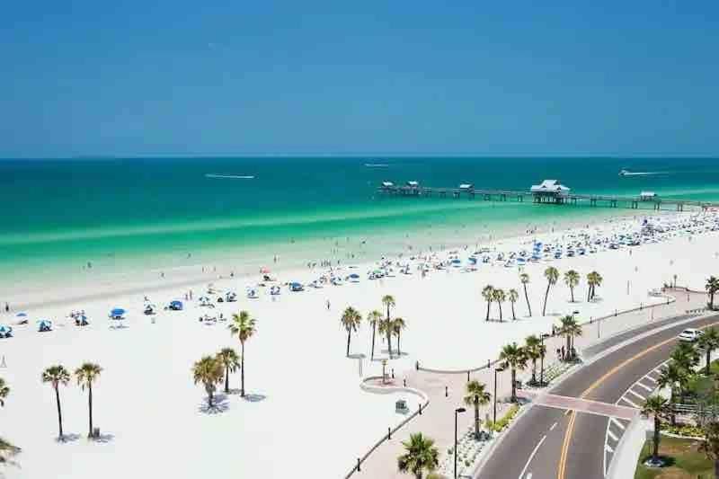 The Boho Waterview w Balcony BBQ & Heated Pool Apartment in Clearwater Beach