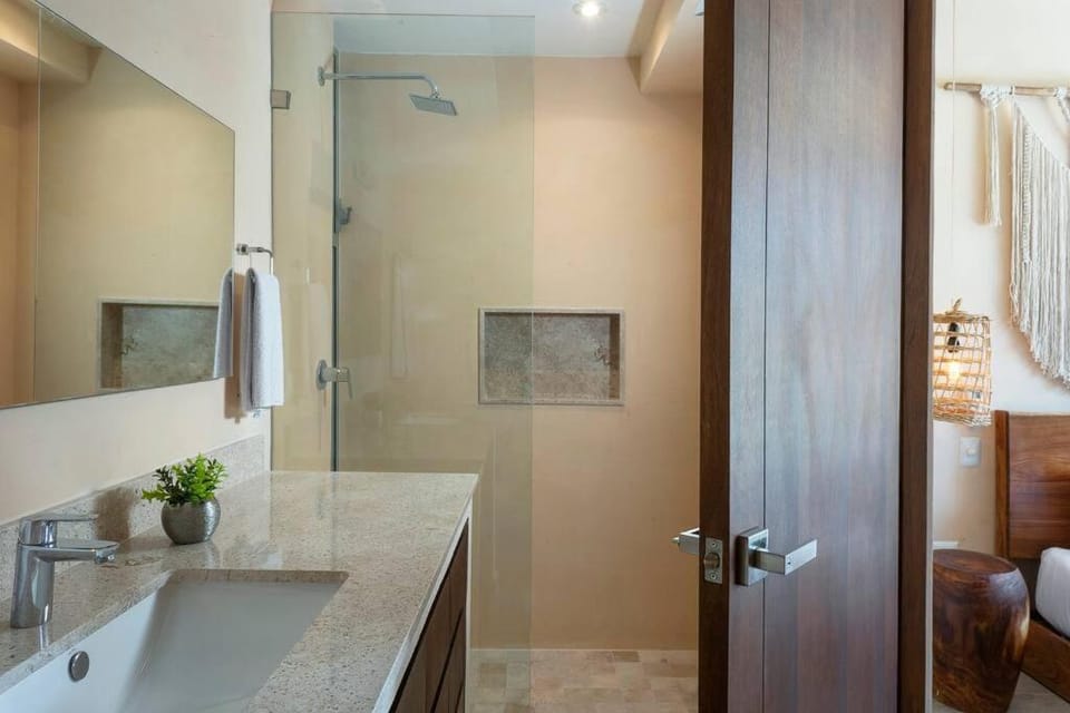 Modern 2BR First Floor Condo with Pool Access La Veleta Apartment in Tulum