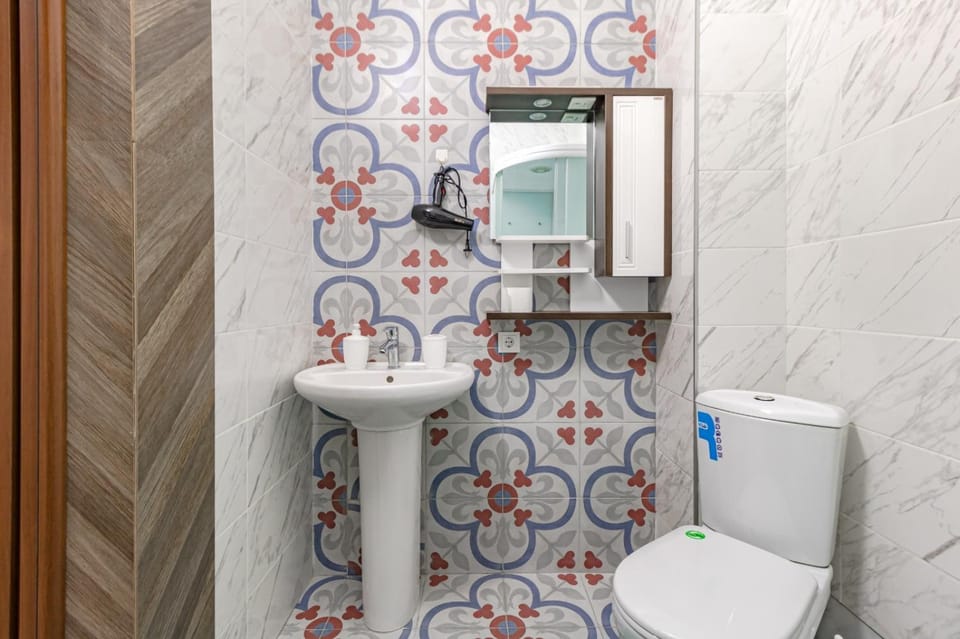 Shower, Toilet, Bathroom