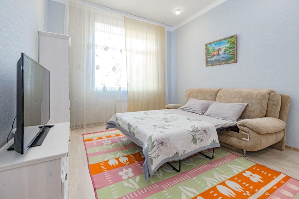 Bed, TV and multimedia, Bedroom