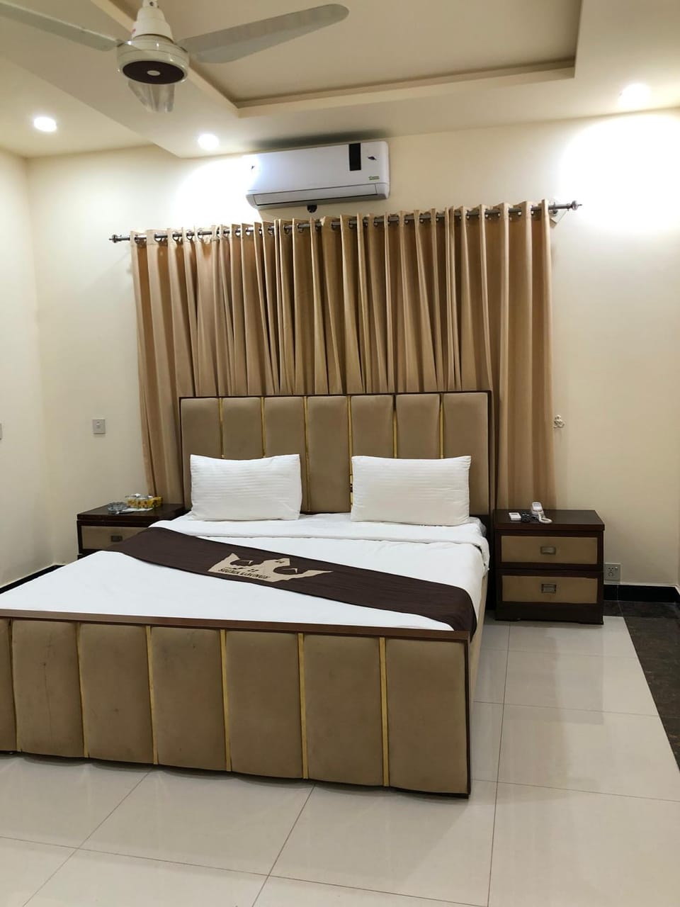 Bed, Living room, Bedroom