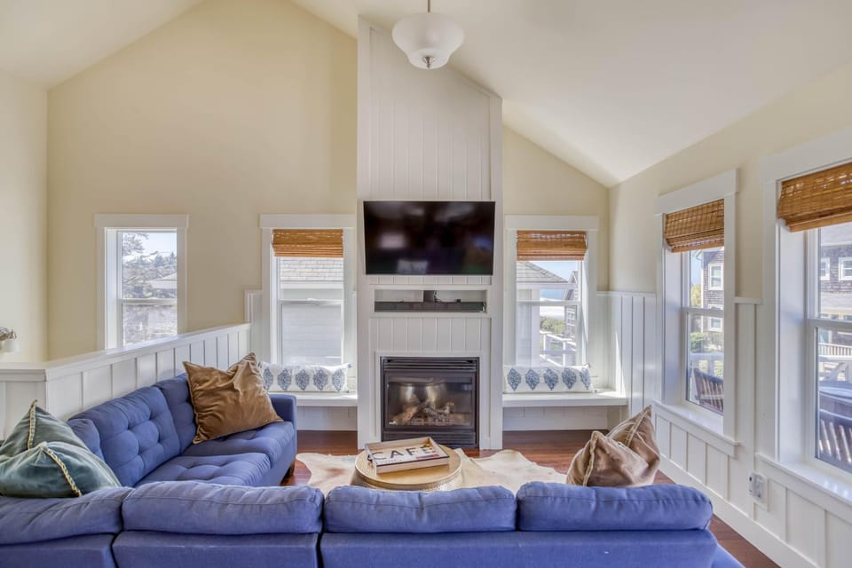 Dea Mare House in Lincoln City