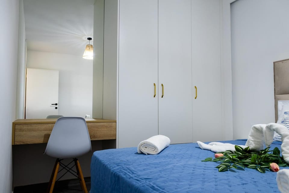Bed, Bedroom, wardrobe