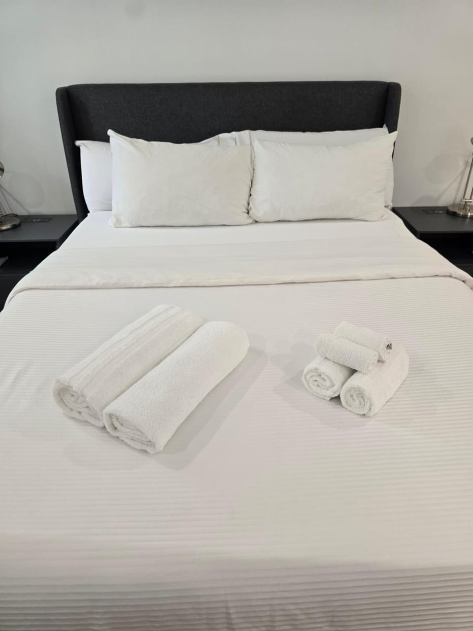 Bed, Photo of the whole room, Bedroom, towels