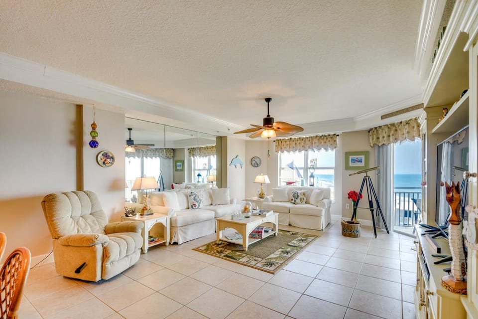Daytona Beach Condo: Pool Access, Oceanfront House in Daytona Beach Shores