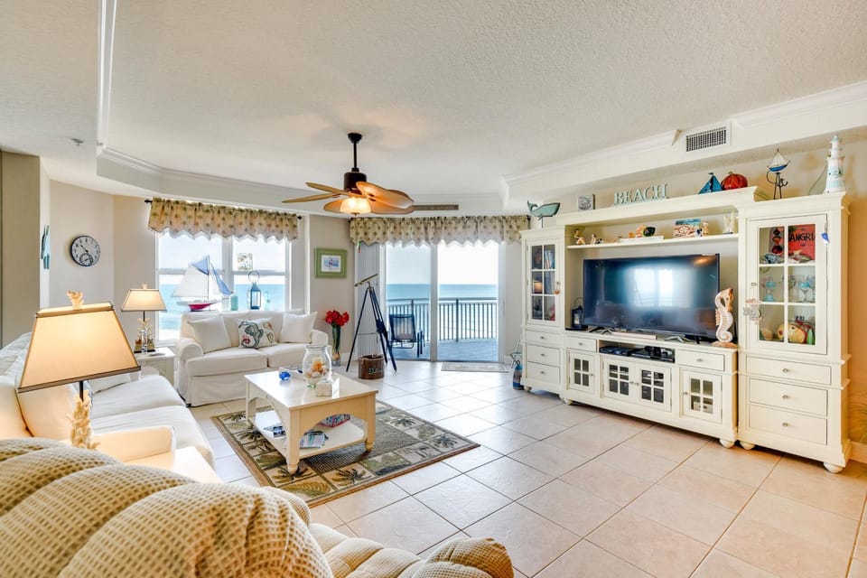Daytona Beach Condo: Pool Access, Oceanfront House in Daytona Beach Shores