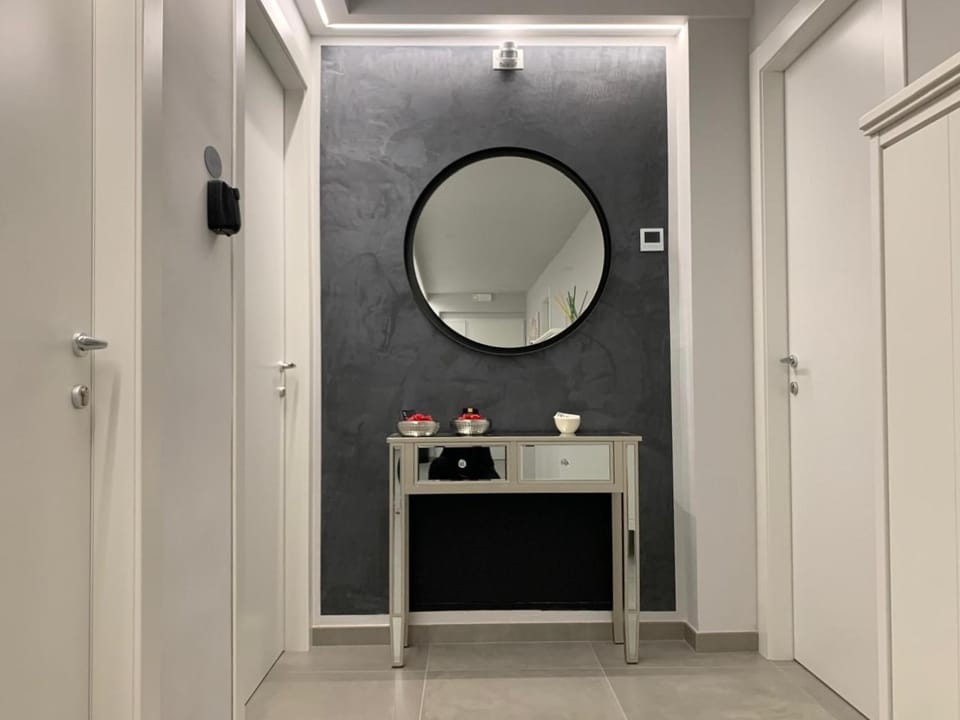 Lobby or reception, Internal: Not applicable to any particular room