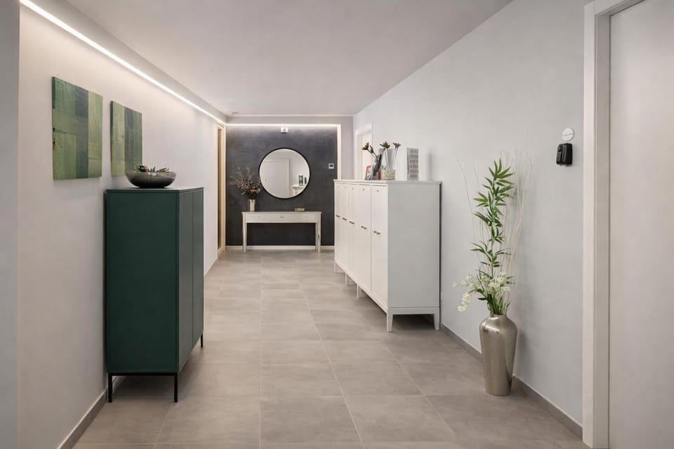Lobby or reception, storage