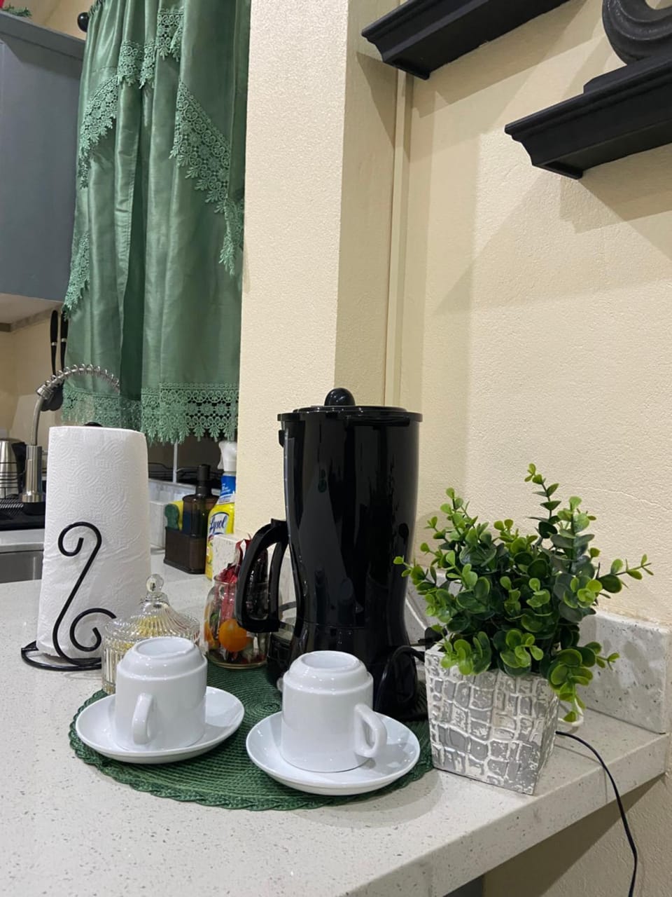 Coffee/tea facilities, Breakfast