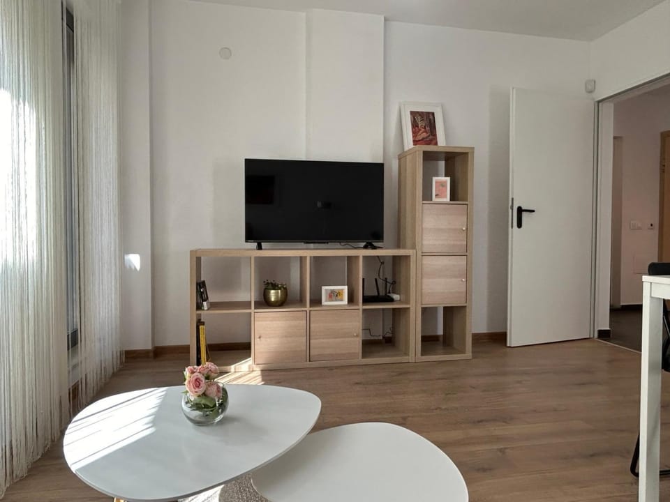 Communal lounge/ TV room, TV and multimedia, Evening entertainment