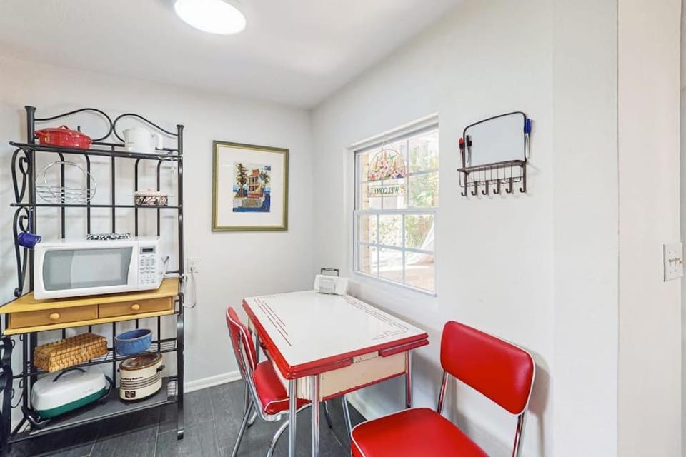 Ecusta Dacha House in Hendersonville