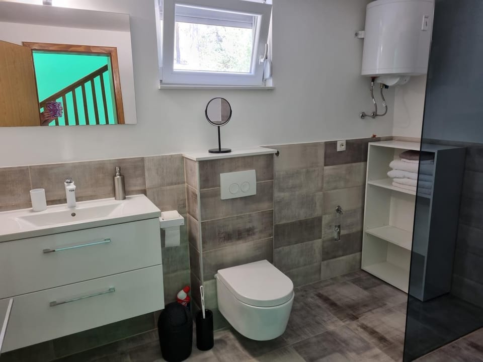Toilet, Bathroom