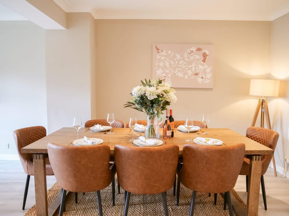 Large 6 bedroom Residence Retreat in Holland Park House in City of Westminster